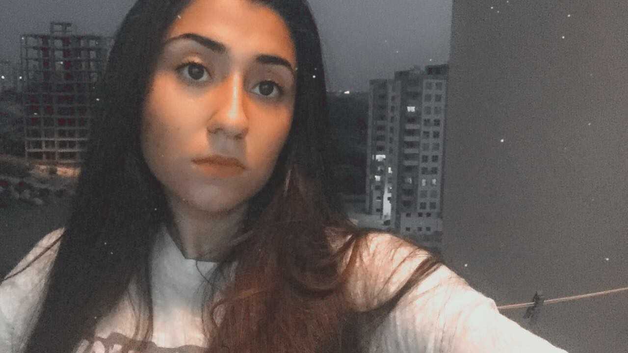 Emine Sarı 
